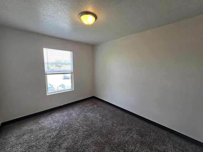 Building Photo - 60 Miller Ave SW