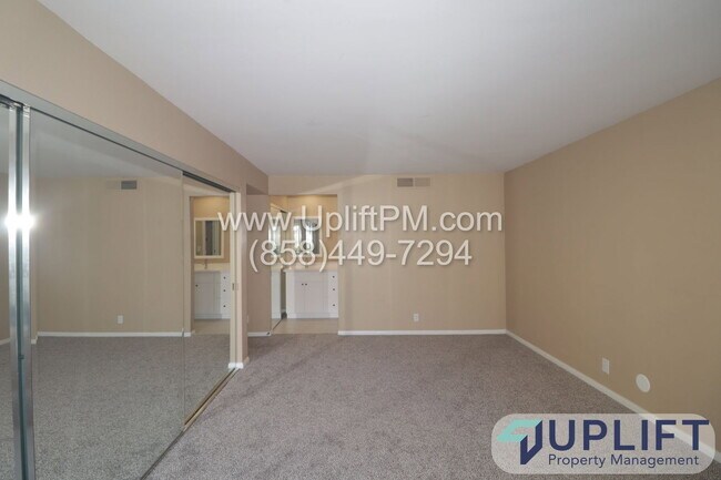 Building Photo - 5883 Mt Alifan Dr