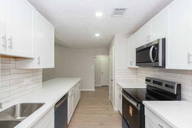 Building Photo - 16911 Bougainvilla Ln