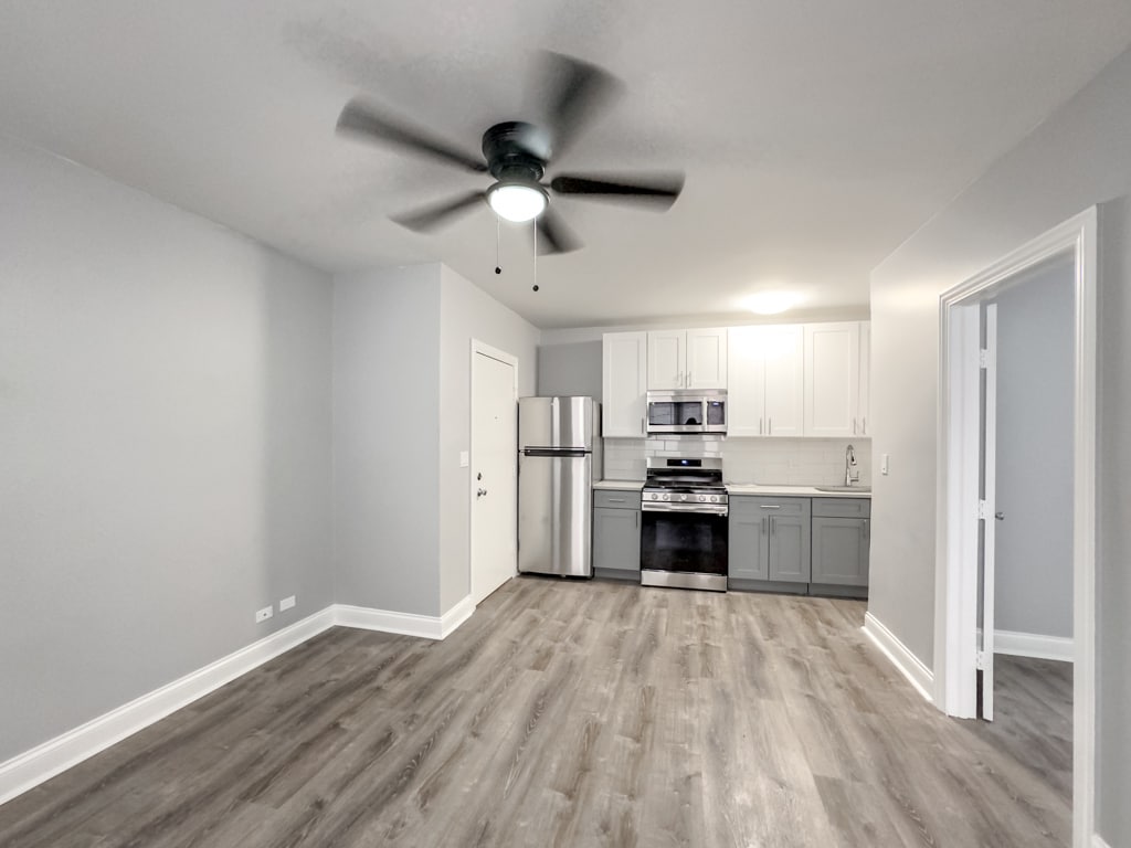 Building Photo - 4241 N Kenmore Ave