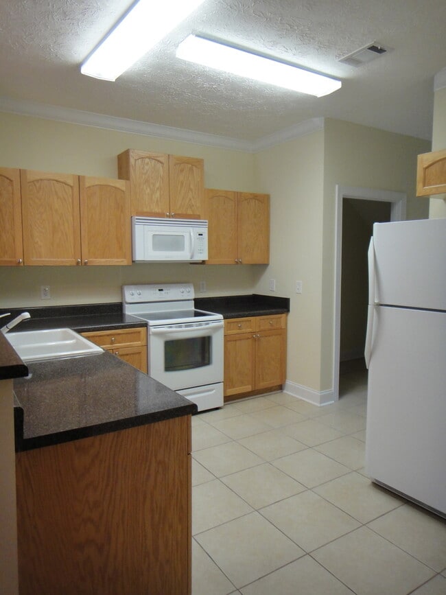 Building Photo - 3260 Mill Creek Rd