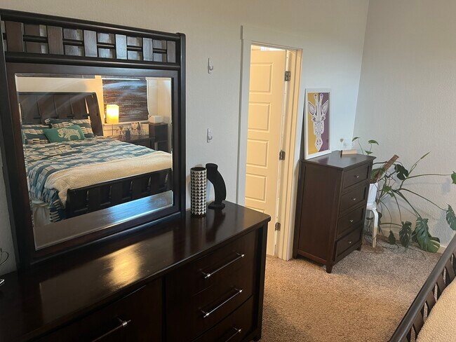 Building Photo - 14005 Zuhause Dr