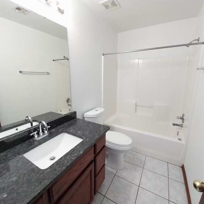Building Photo - 16220 Sugar Loaf Dr