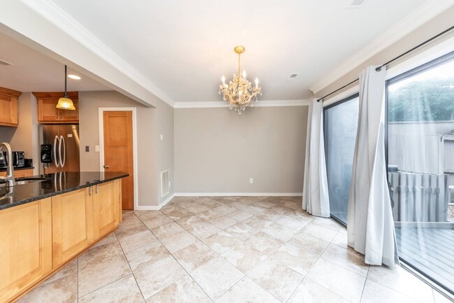 Building Photo - 110 Harrops Glen