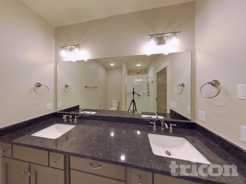 Building Photo - 1263 Hillwood Private Cove