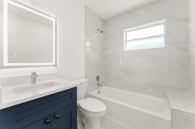 Building Photo - 111 W 35th St