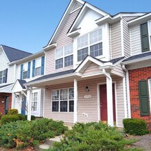 Building Photo - Pristine 2 Story townhome located in the Bennington Place Community!