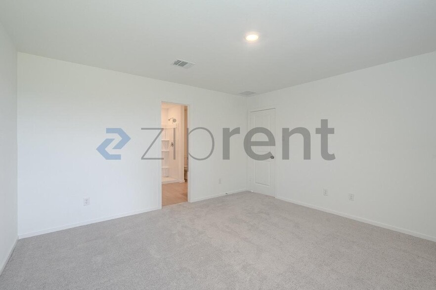 Building Photo - Unit