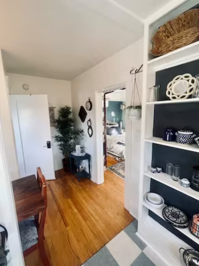 Building Photo - 2910 Grape Street