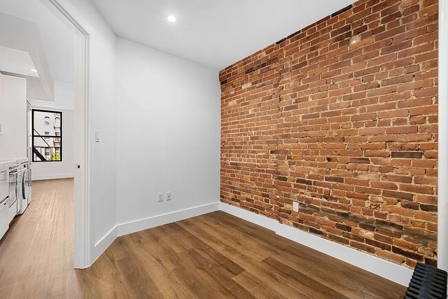 Building Photo - 130 Allen Street