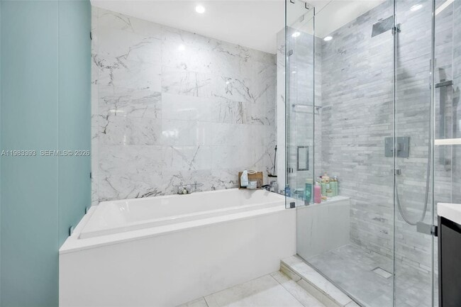 Building Photo - 851 NE 1st Ave