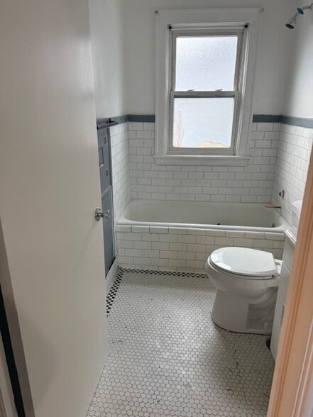 Bathroom - 10303 Morley St