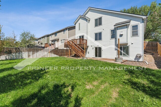 Building Photo - Spacious Home with Fenced Yard and Central AC