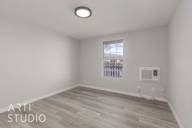 Building Photo - Newly Remodeled 1 Bedroom Condo