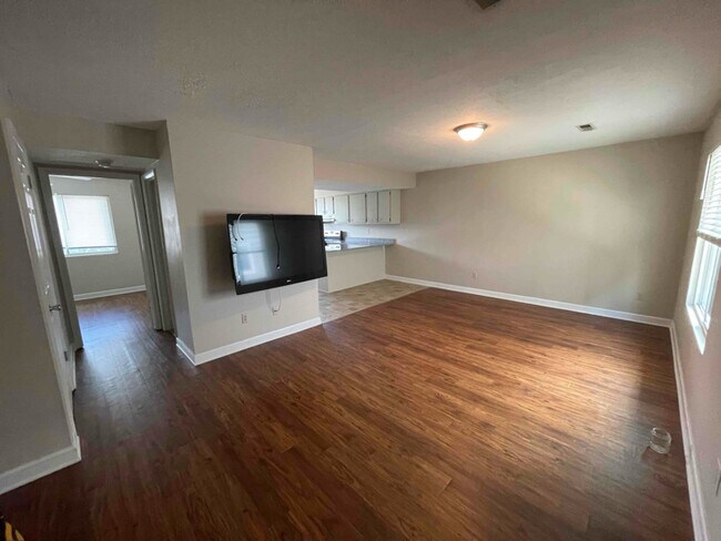 Building Photo - 524 Calhoun St