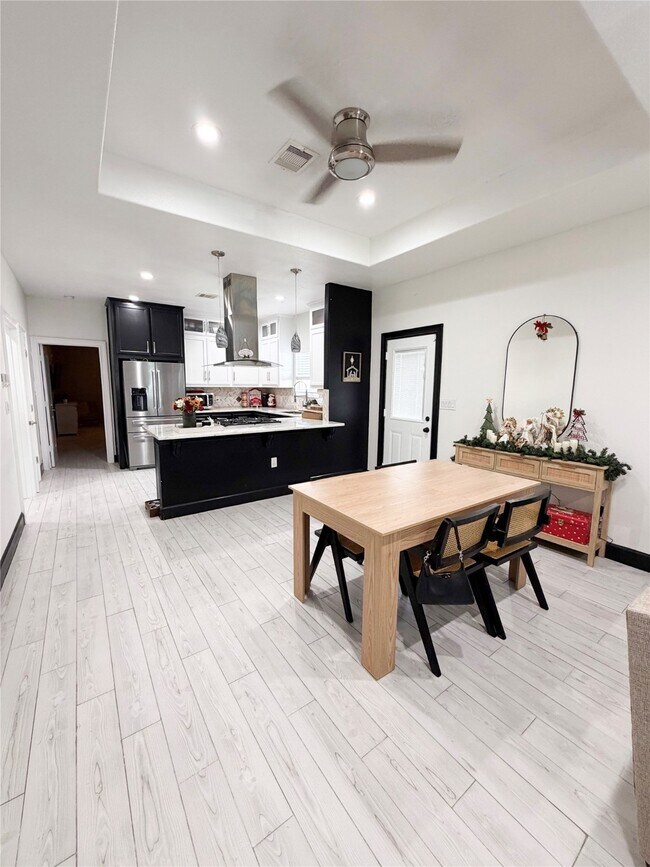 Building Photo - 9405 Arvin St