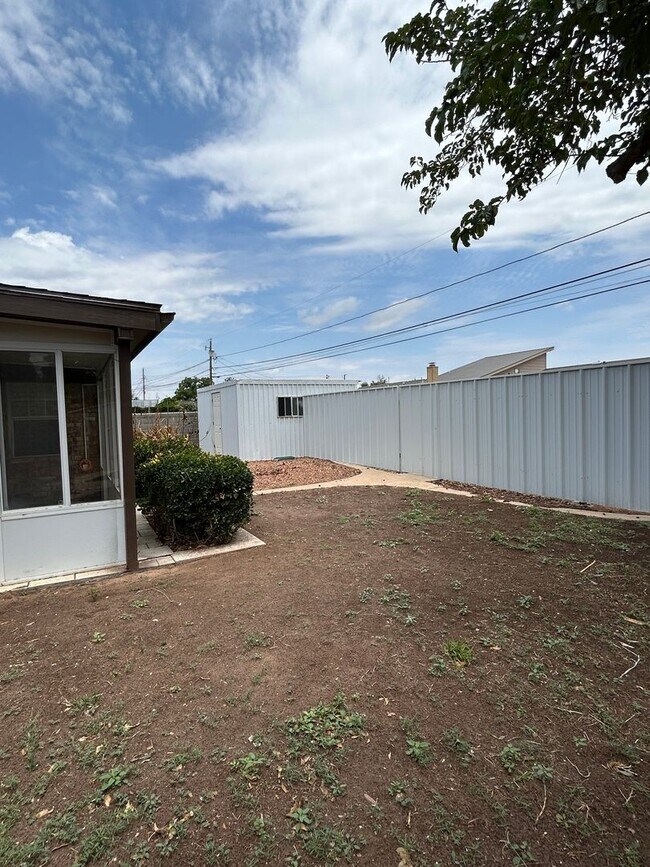 Building Photo - This one has it all!  Spacious 3-Bedroom Home in a Great Location!