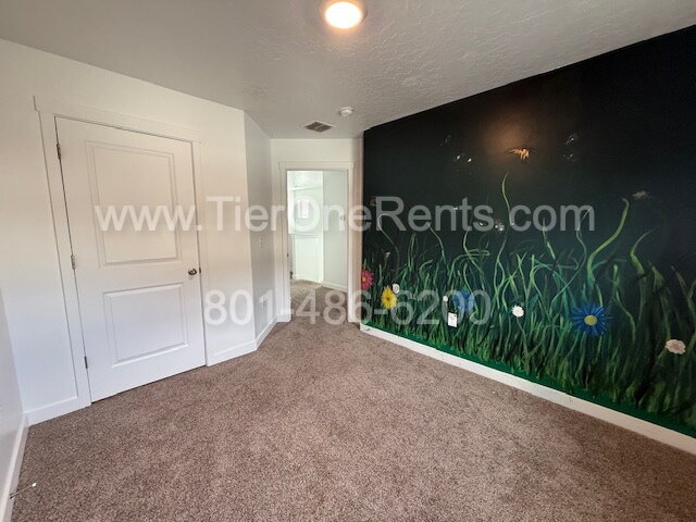 Building Photo - NO DEPOSIT option available for qualified renters!
