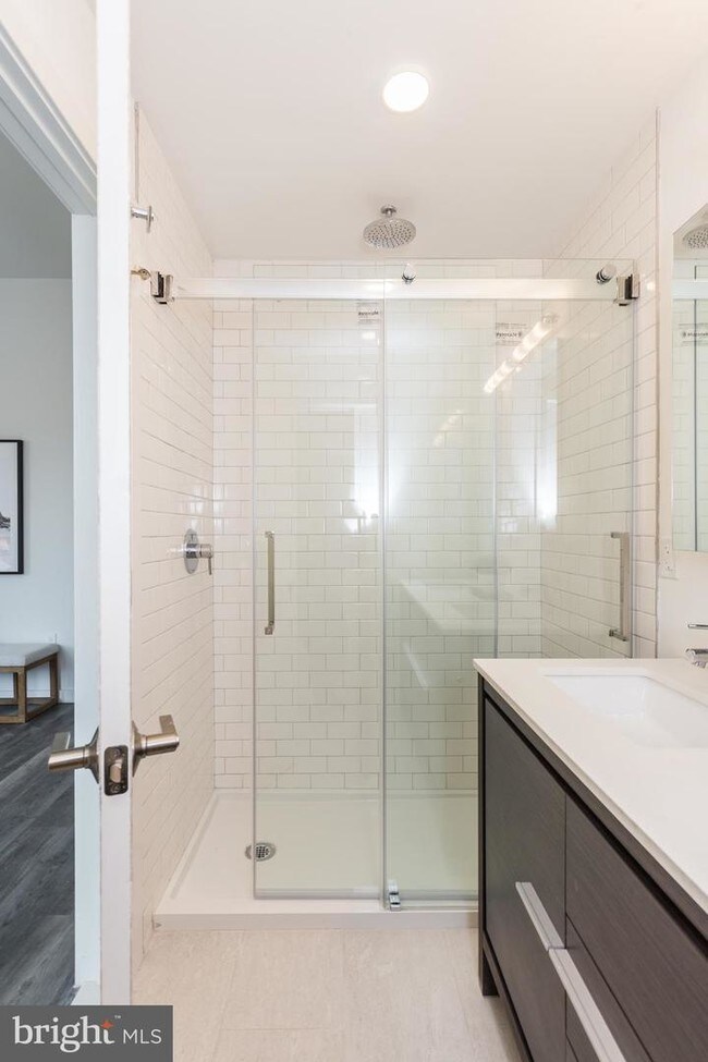 Building Photo - 2559 Amber St