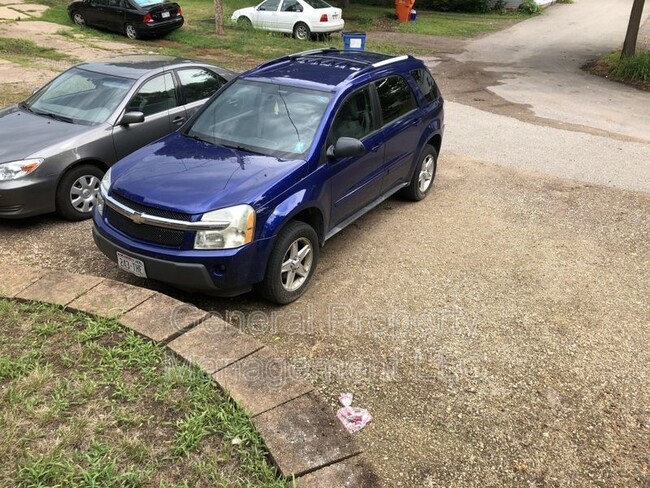 Building Photo - Great 3 Bed 1 Bath close to Water St. and UWEC! Available June 1st!