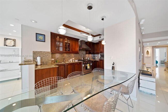 Building Photo - 17875 Collins Ave