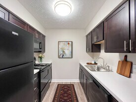 Building Photo - Highland Pointe