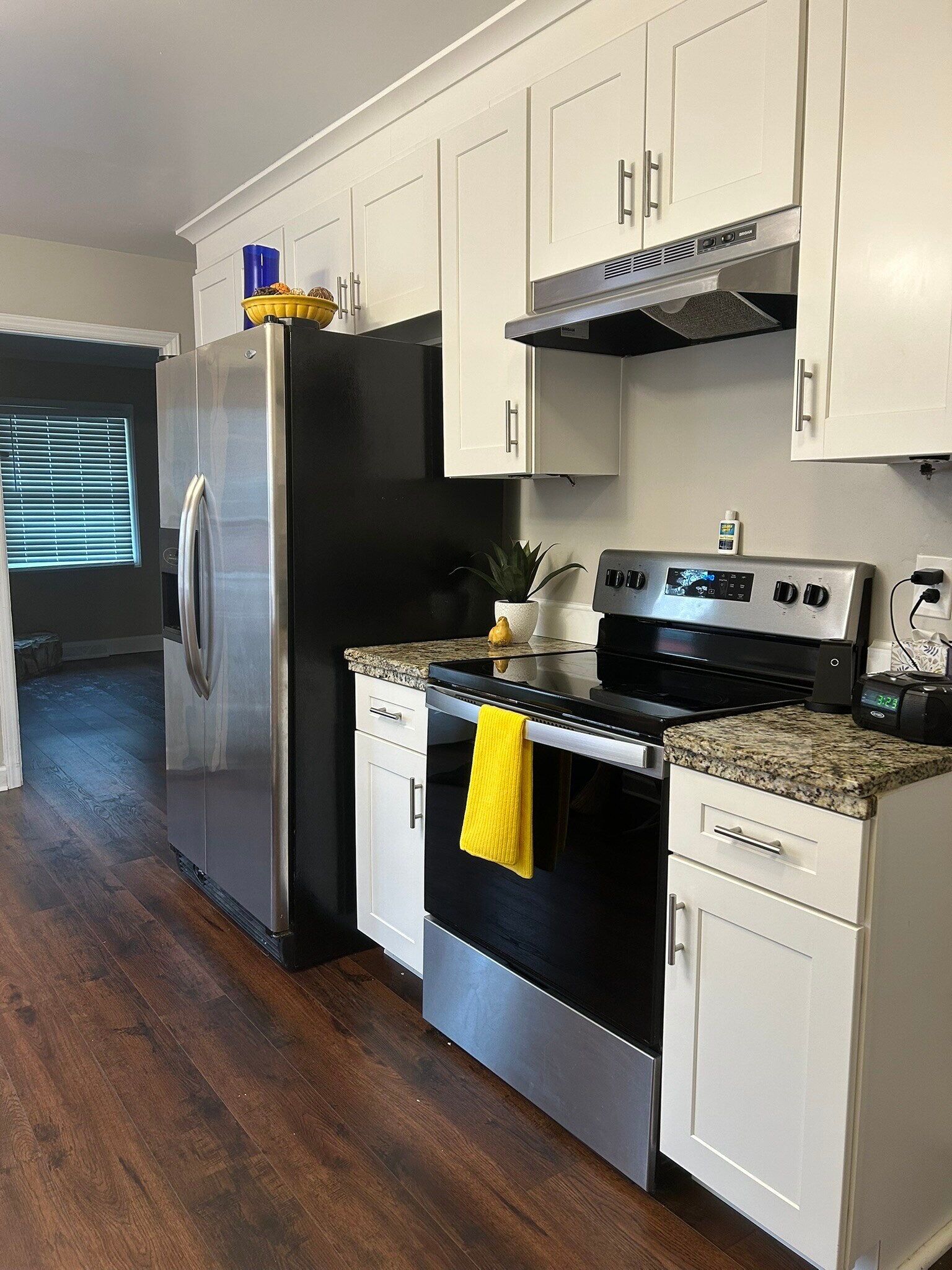 Kitchen - 1210 Fox Run Dr