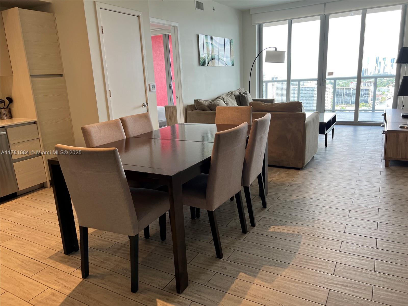 Building Photo - 2600 E Hallandale Beach Blvd