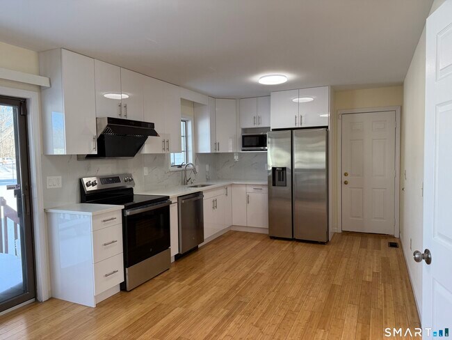 Building Photo - 29 Sherwood Terrace