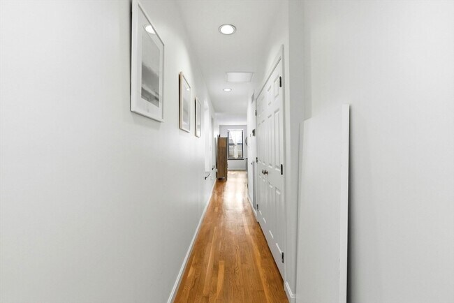 Building Photo - 7 Henchman St