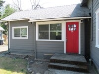 Building Photo - Total Remodeled One Bedroom