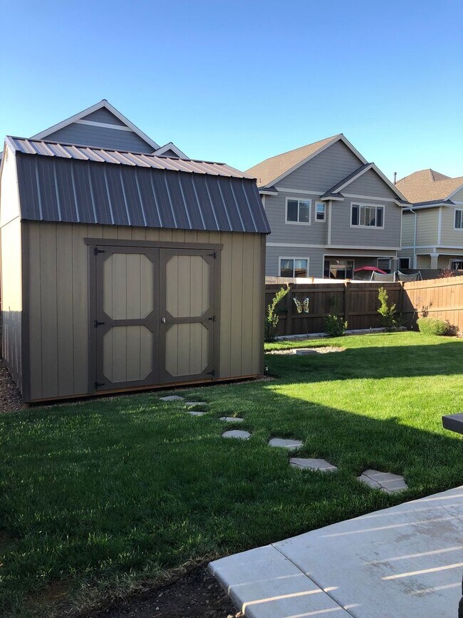Building Photo - 3527 Northeast Crystal Springs Drive