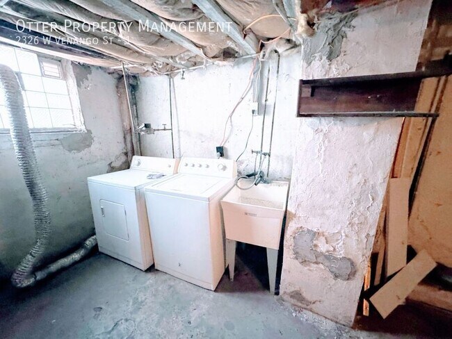 Building Photo - 2326 W Venango St