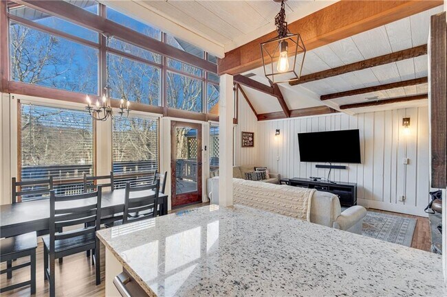 Building Photo - 3 Berkshire Ln