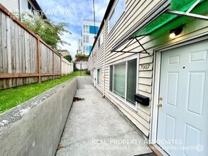 Building Photo - Spacious 1-Bedroom with Plenty of Storage ...