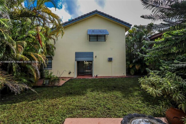 Building Photo - 2500 SW 113th Ct