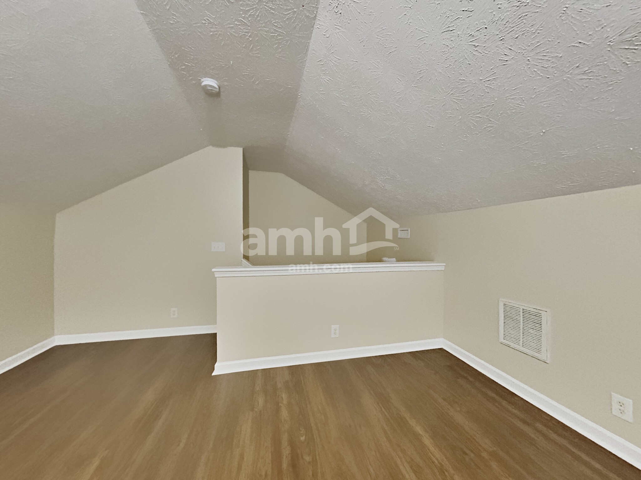 Building Photo - 3195 Hidden Creek Dr