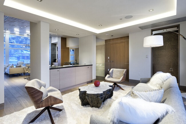 Building Photo - 126 Juan St