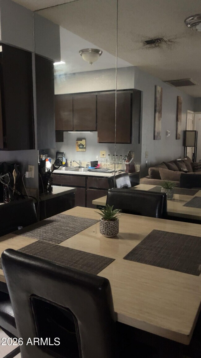 Building Photo - 9001 W Elm St