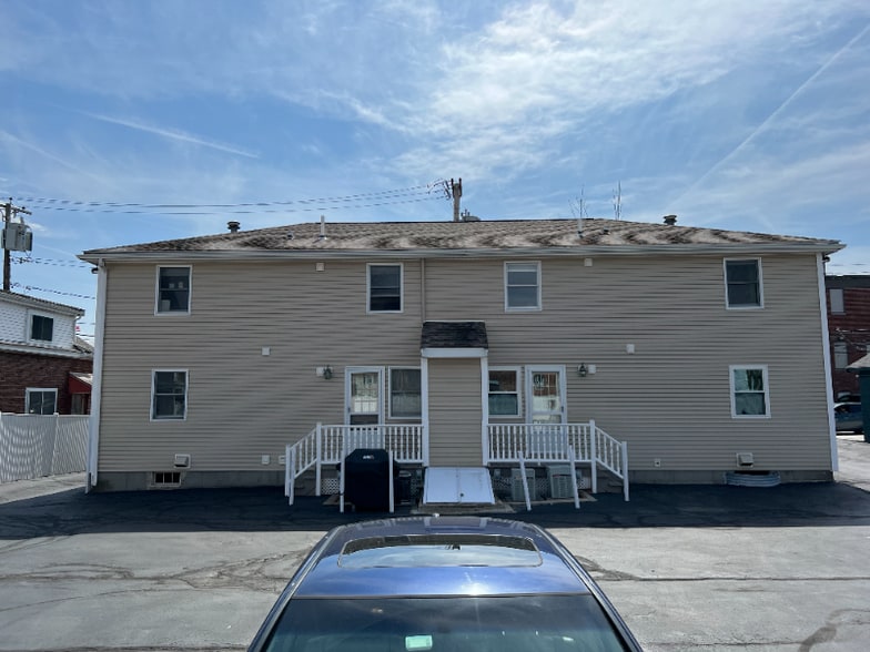 Building Photo - 14 Cutter St