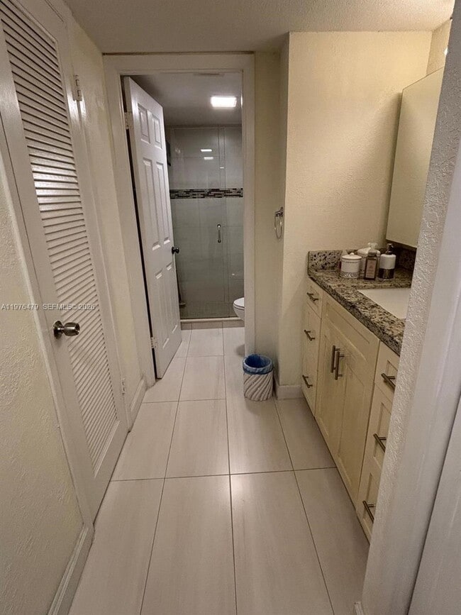 Building Photo - 18081 Biscayne Blvd