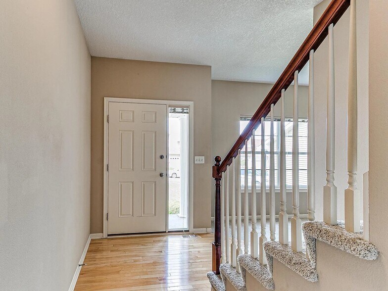 Building Photo - 15222 Aurora Cir