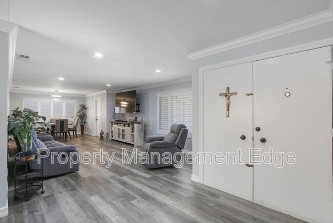 Building Photo - 25502 Jaclyn Ave