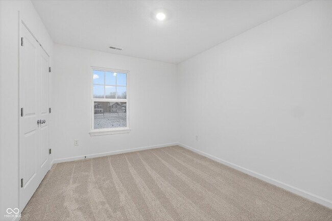 Building Photo - 15988 Tharp Wds Dr