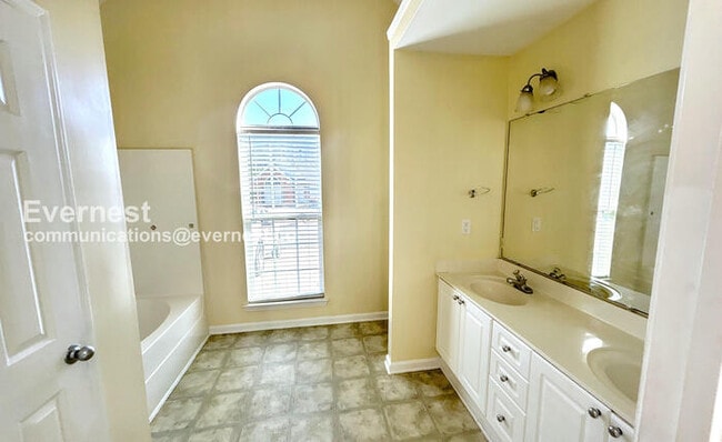 Building Photo - 3930 Caylan Cove