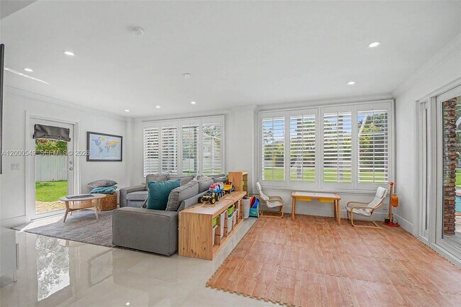 Building Photo - 7230 SW 104th St