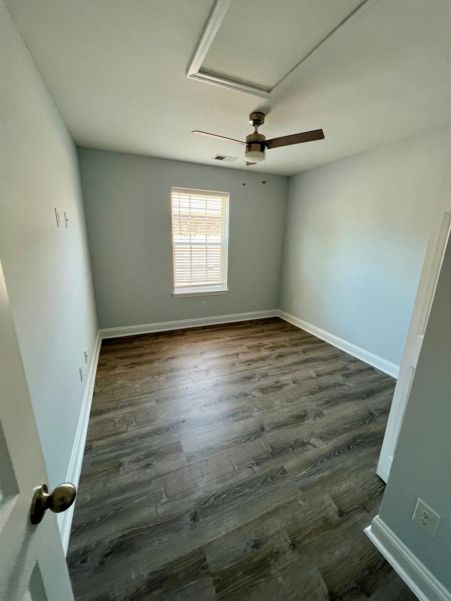 Building Photo - 609 37th Ave N