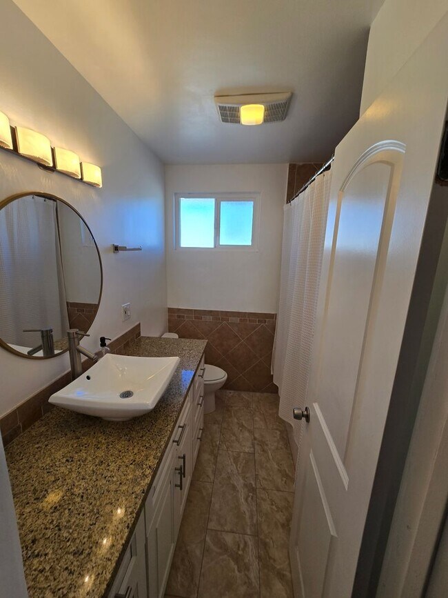 Building Photo - Spacious 2BR/2BA Near the Beach — Garage, Pets OK, Available Now