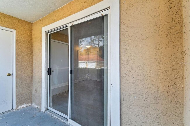 Building Photo - 9481 Highland Oak Dr