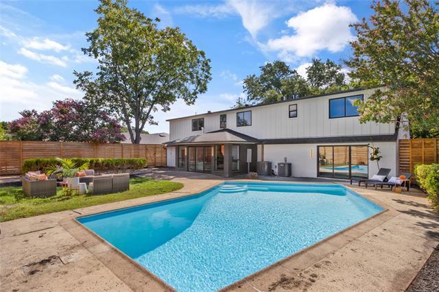 Building Photo - 11115 Scotsmeadow Dr